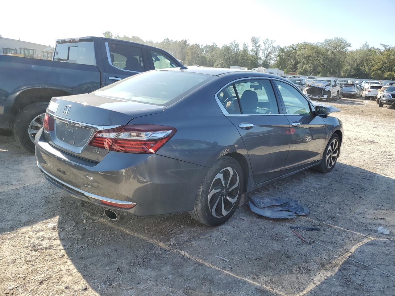 VIN 1HGCR3F86HA037336 2017 HONDA ACCORD no.3