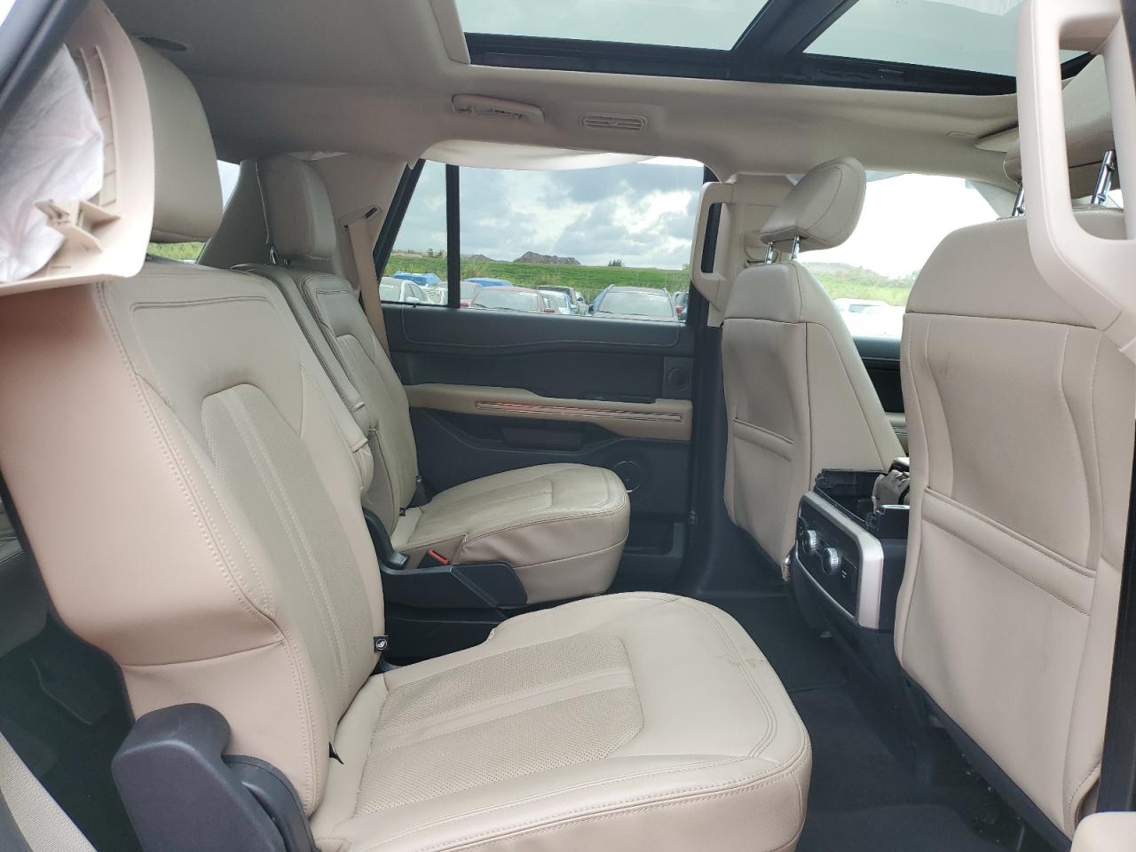2022 Ford Expedition - Image 11