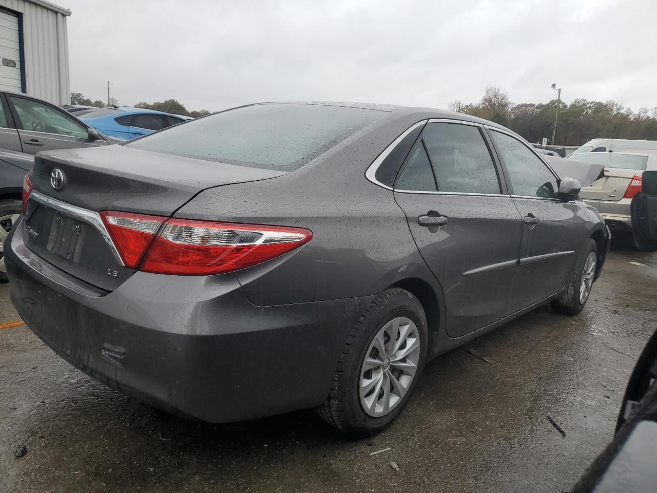 VIN 4T1BF1FK2HU733723 2017 TOYOTA CAMRY no.3