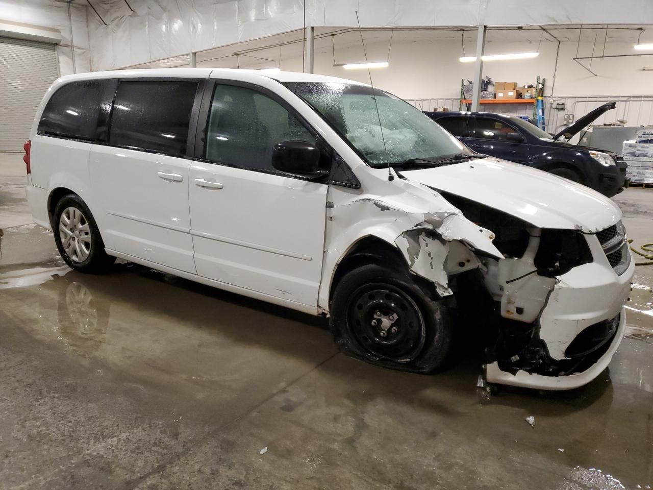 VIN 2C4RDGBG2HR575037 2017 DODGE CARAVAN no.4