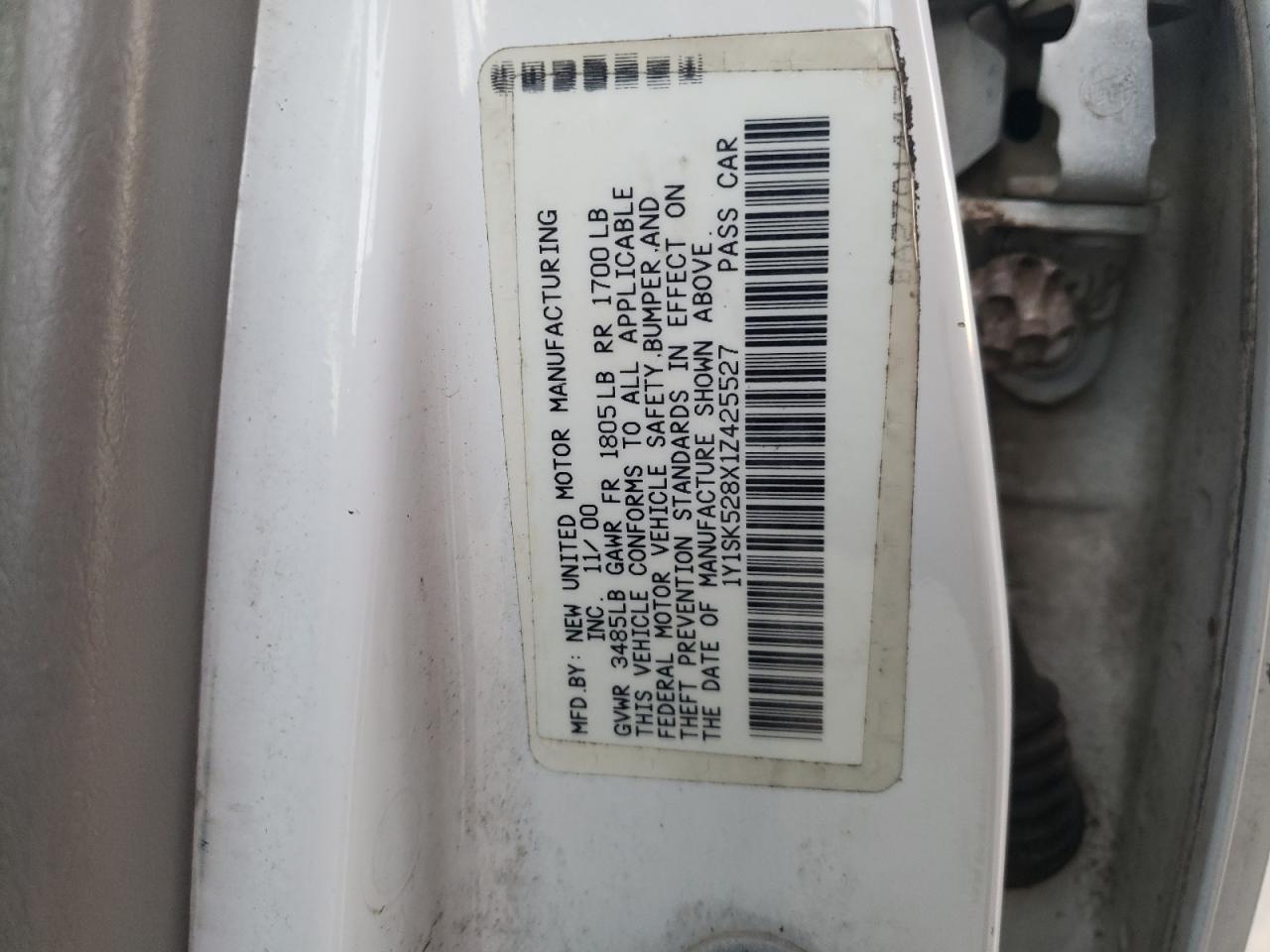 2001 Chevrolet Geo Prizm Base VIN: 1Y1SK528X1Z425527 Lot: 55304105