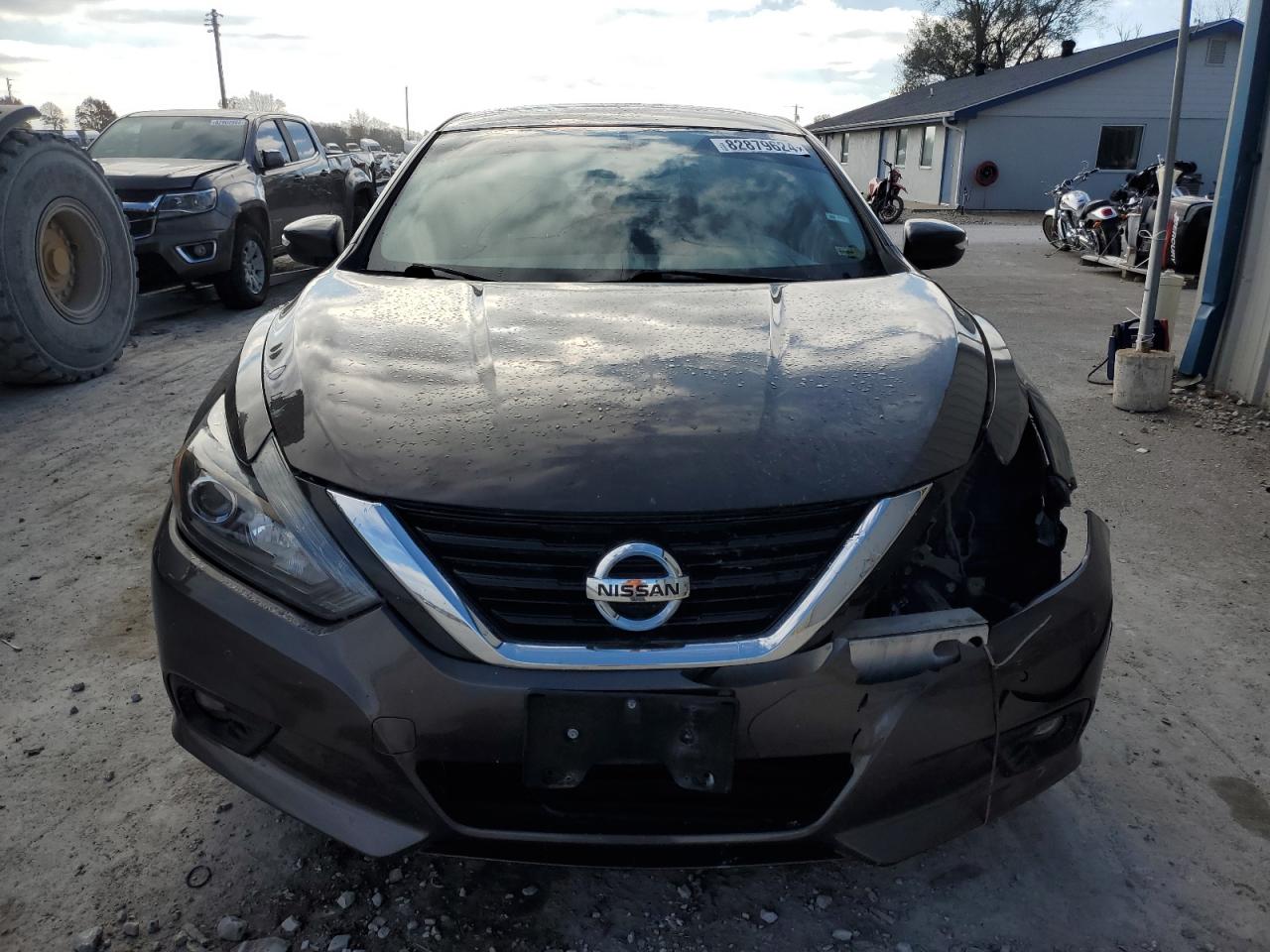 VIN 1N4BL3AP1HC198214 2017 NISSAN ALTIMA no.5