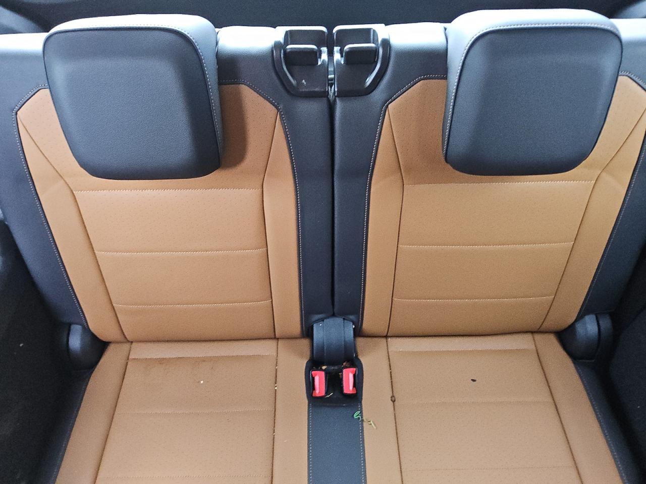 2018 Volkswagen Tiguan - Image 10