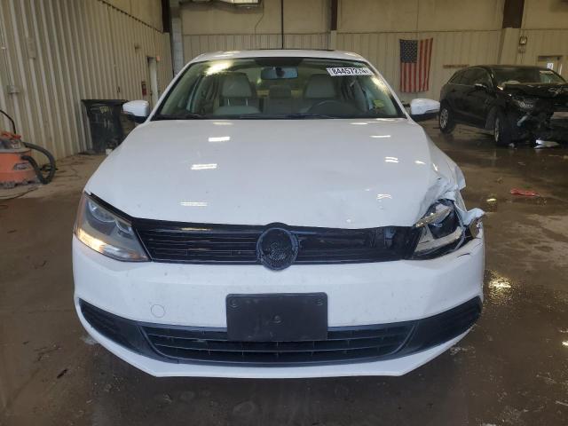  VOLKSWAGEN JETTA 2012 Белы