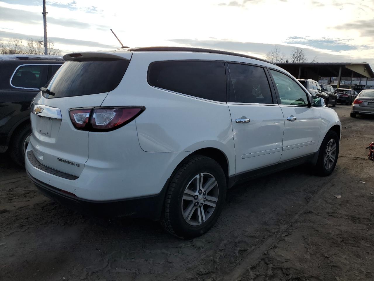 VIN 1GNKVHKD6FJ208029 2015 CHEVROLET TRAVERSE no.3