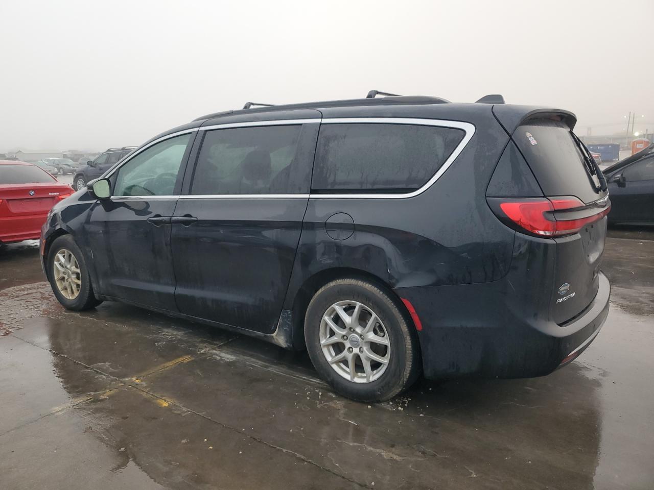 2022 Chrysler Pacifica - Image 2
