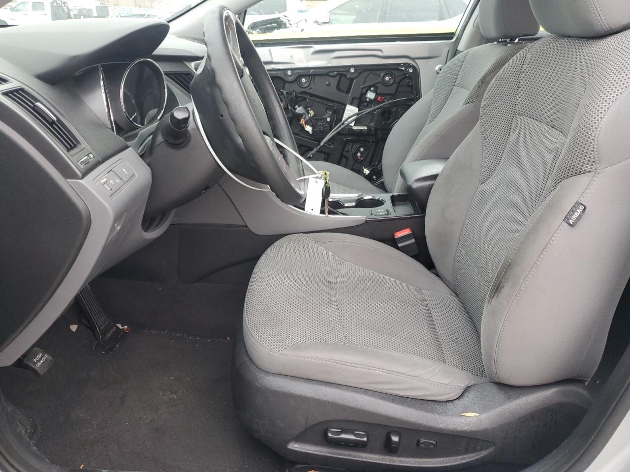 2013 Hyundai Sonata - Image 7