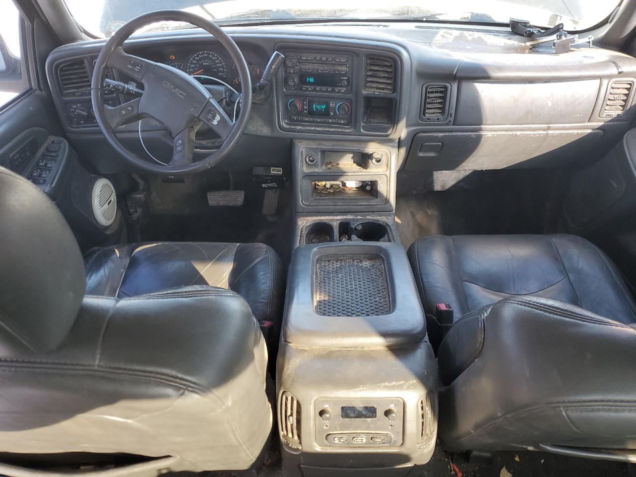 2004 GMC Sierra - Image 8