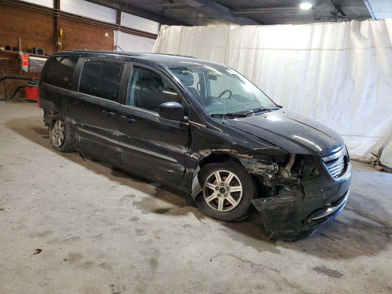 2011 Chrysler Town & Country - Image 4