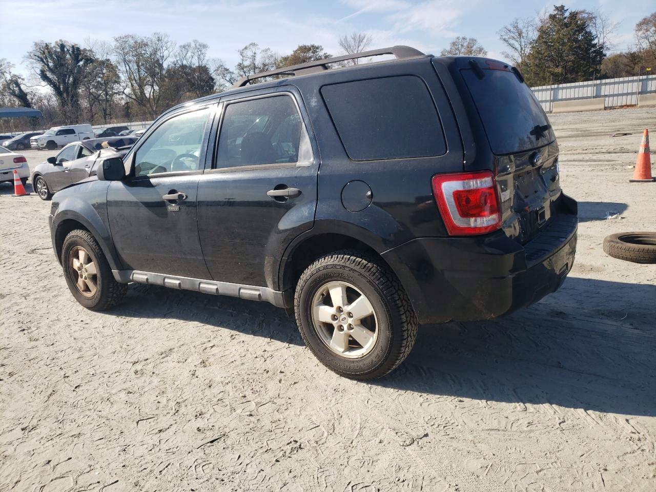 2010 Ford Escape - Image 2
