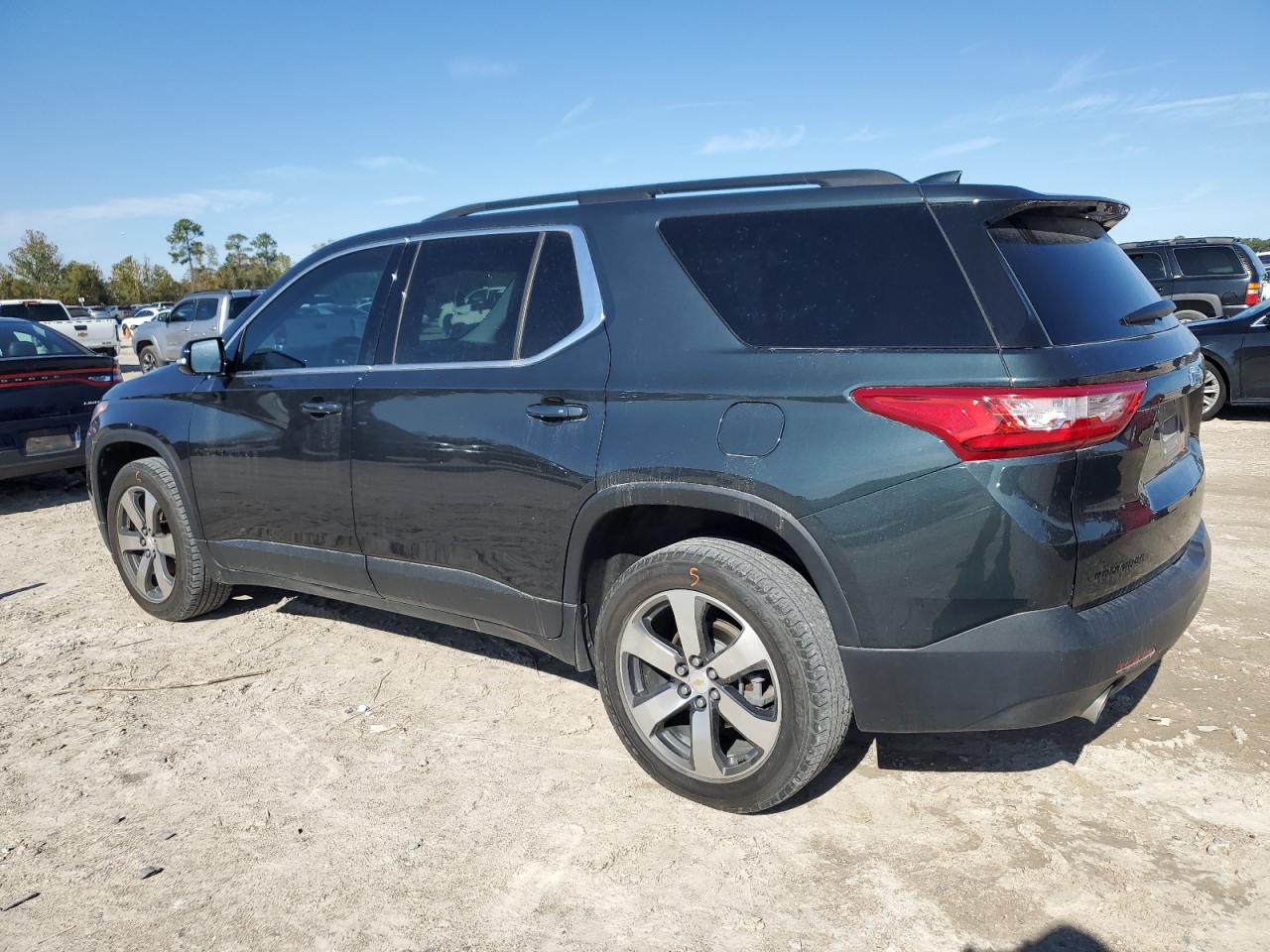 2019 Chevrolet Traverse - Image 2