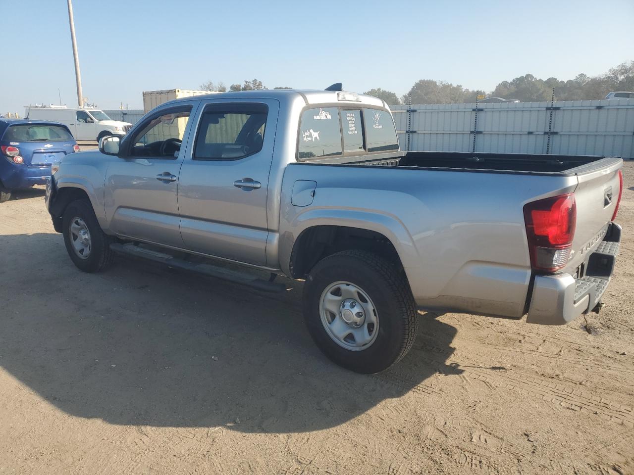 VIN 5TFAX5GN7JX113709 2018 TOYOTA TACOMA no.2