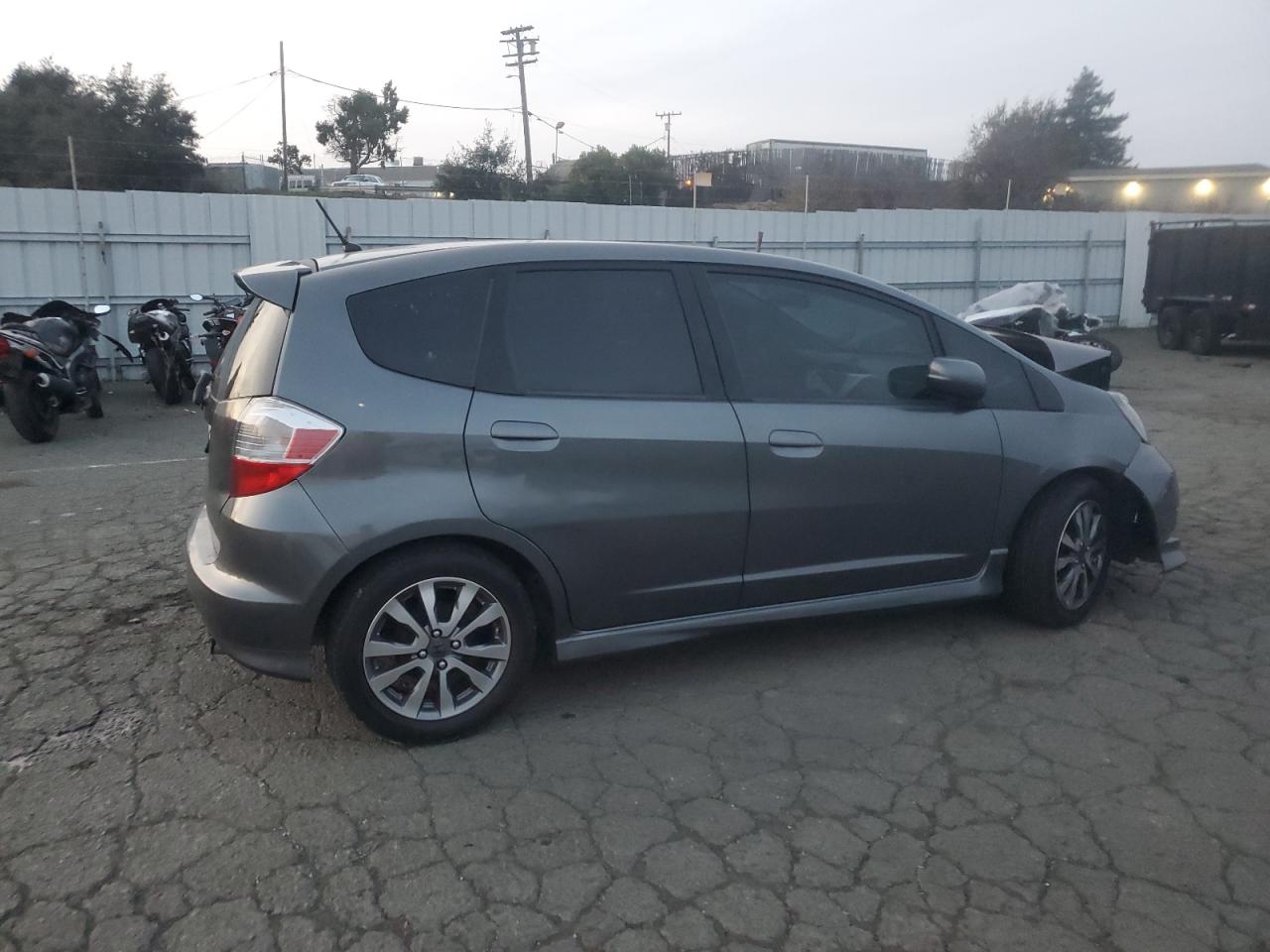 VIN JHMGE8H56DC052668 2013 HONDA FIT no.3