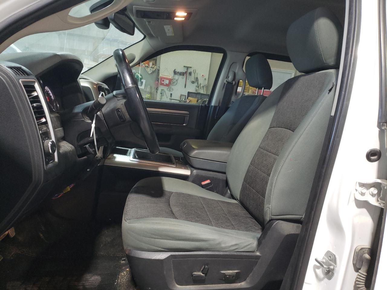 2015 RAM 1500 - Image 7