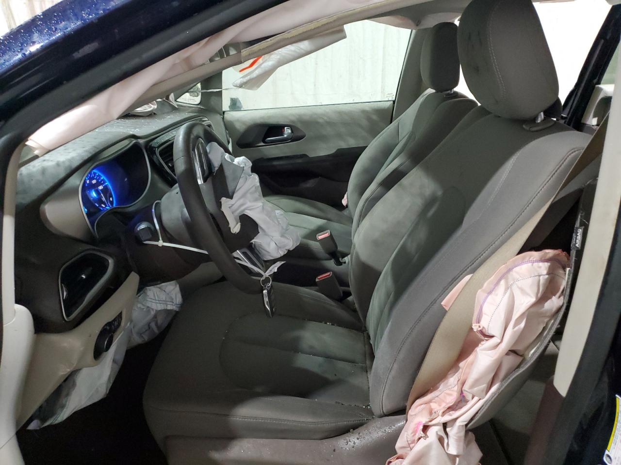 2017 Chrysler Pacifica - Image 7