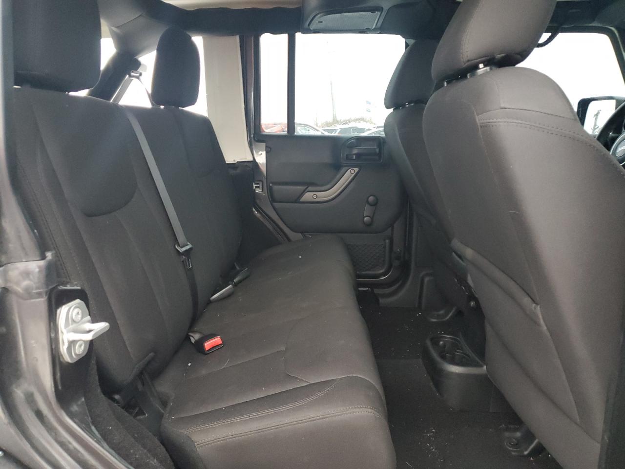 2016 Jeep Wrangler - Image 11