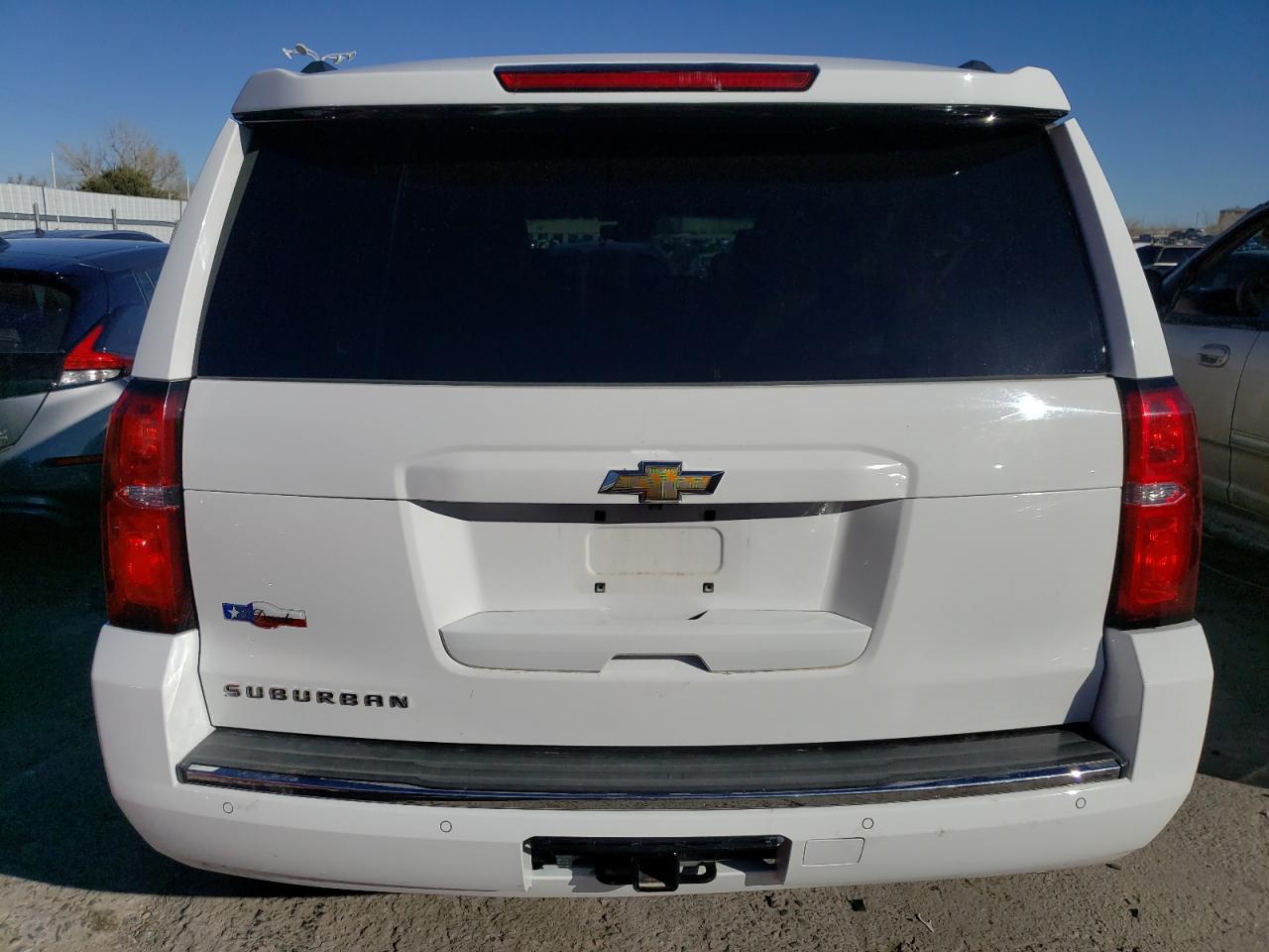 VIN 1GNSCKKC4FR720318 2015 CHEVROLET SUBURBAN no.6