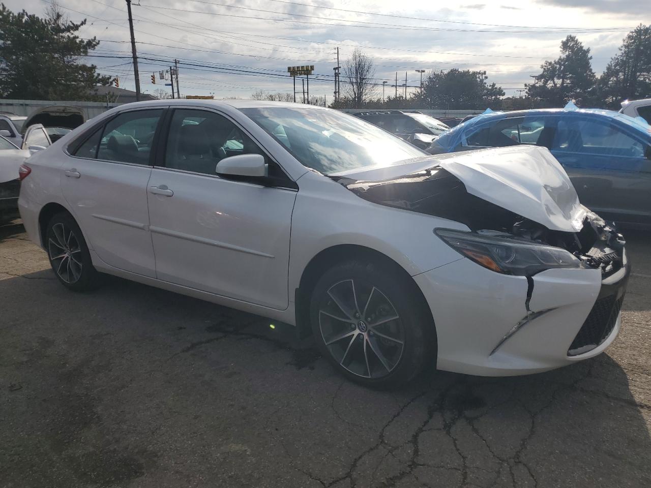 VIN 4T1BK1FK5GU572309 2016 TOYOTA CAMRY no.4