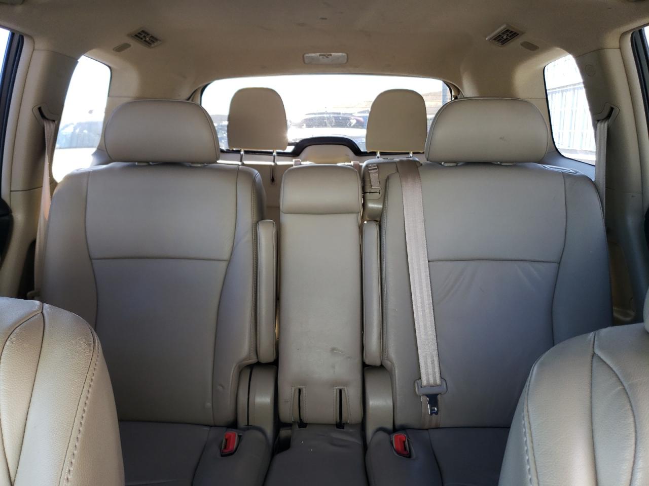 2011 Toyota Highlander - Image 10