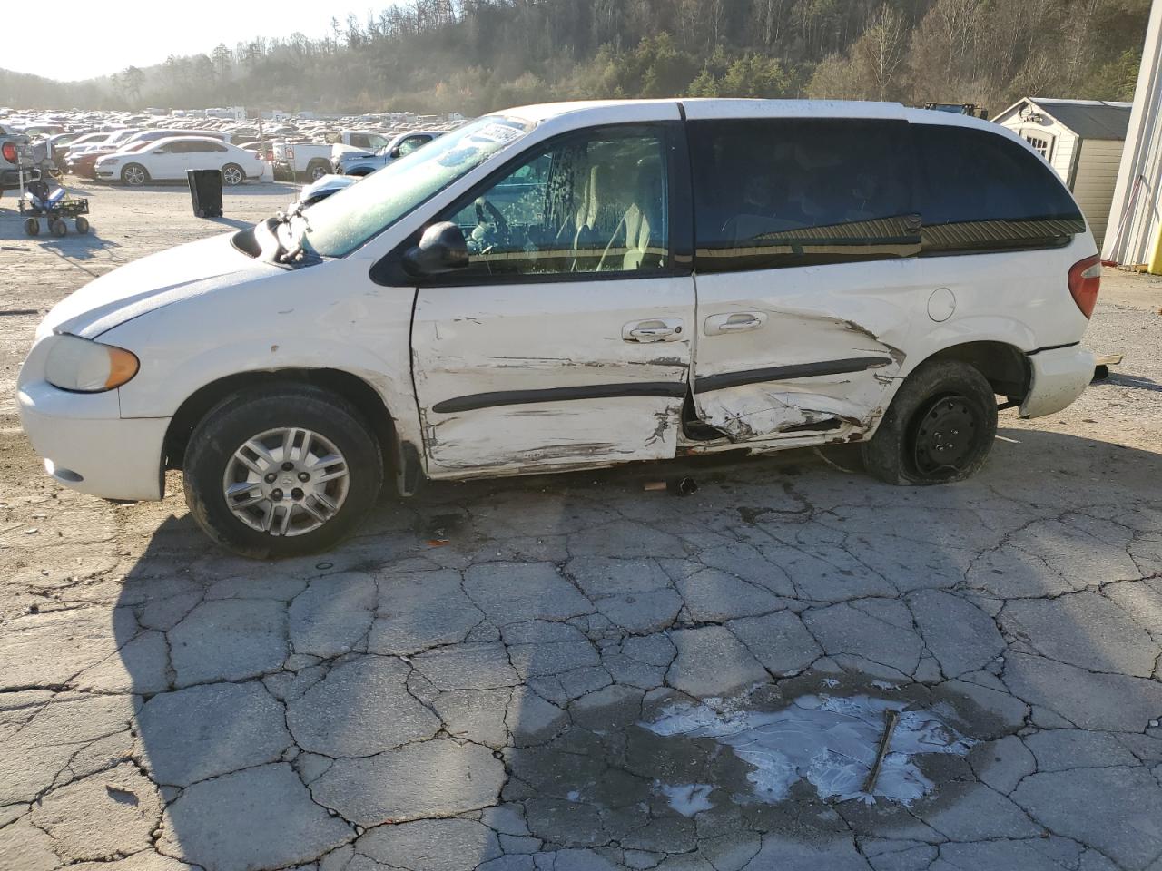 2004 Chrysler Town & Country - Image 1