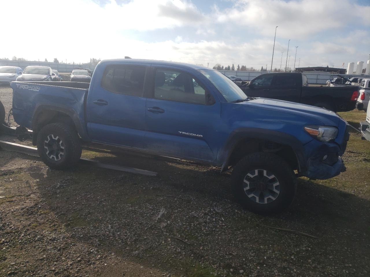 VIN 3TMCZ5AN9HM103226 2017 TOYOTA TACOMA no.4