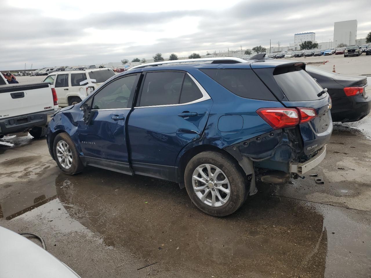 2020 Chevrolet Equinox - Image 2