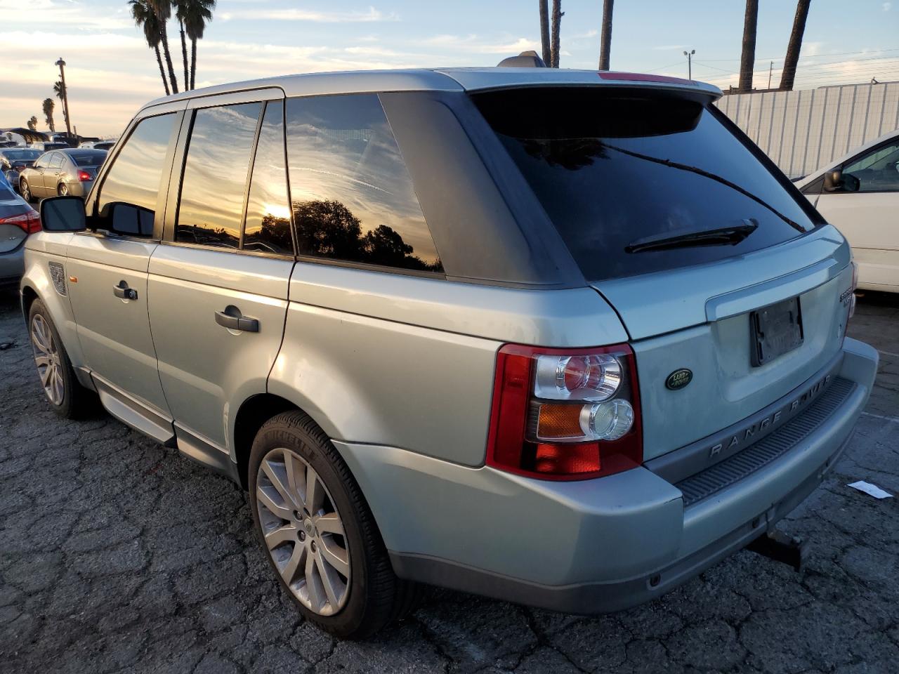 2006 Land Rover Range Rover - Image 2