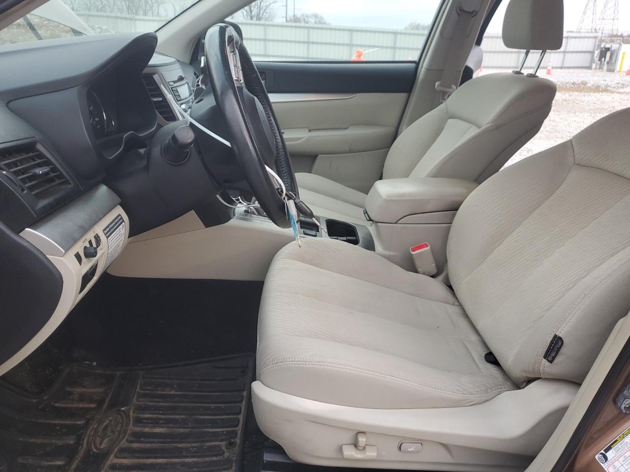 2011 Subaru Outback - Image 7