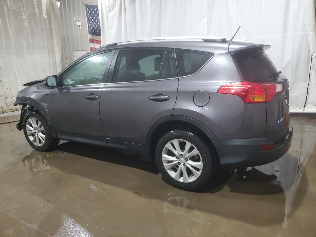 2015 Toyota RAV 4 - Image 2