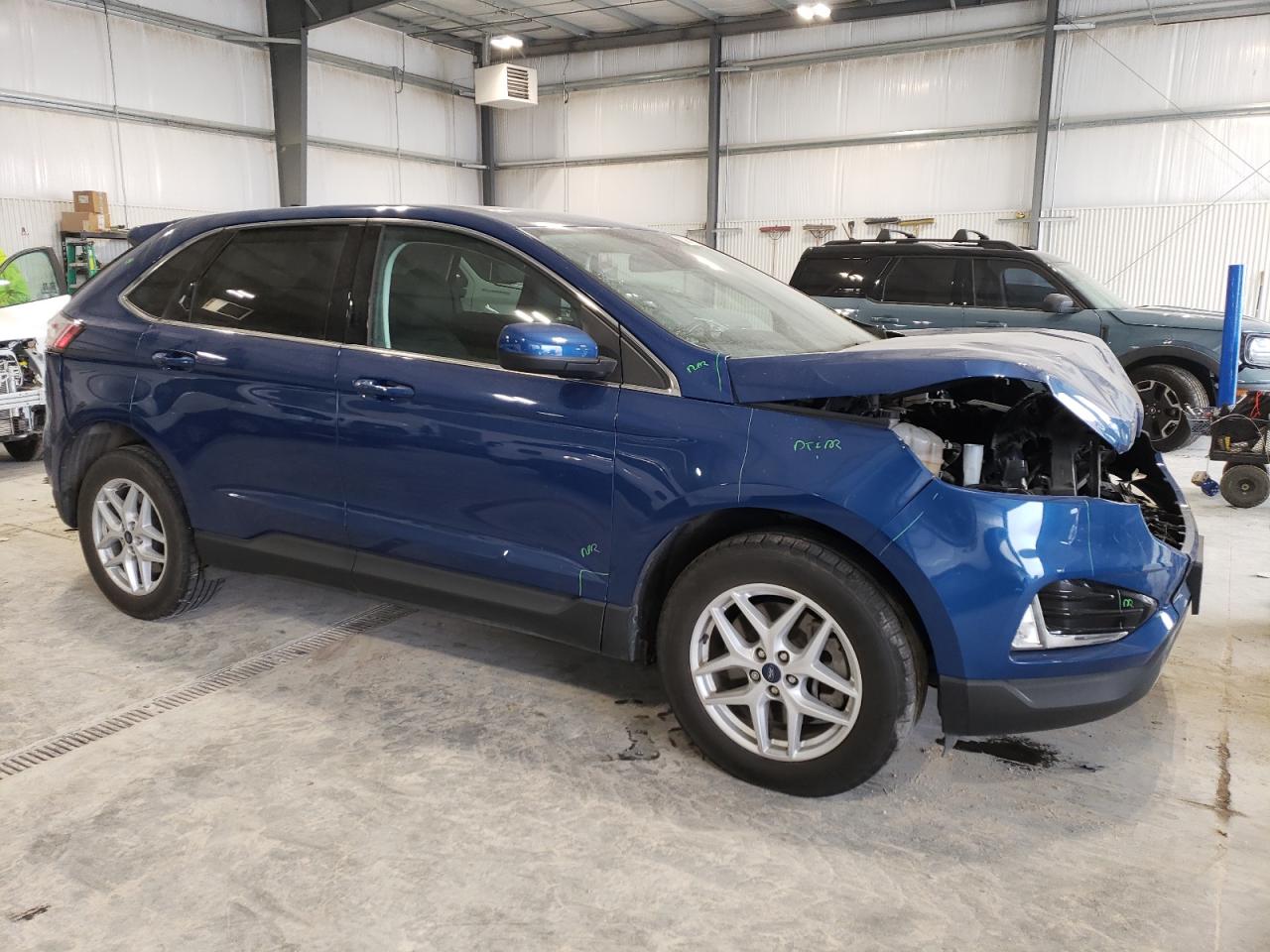 2021 Ford Edge - Image 4