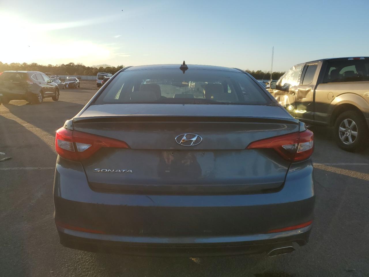 2016 Hyundai Sonata - Image 6