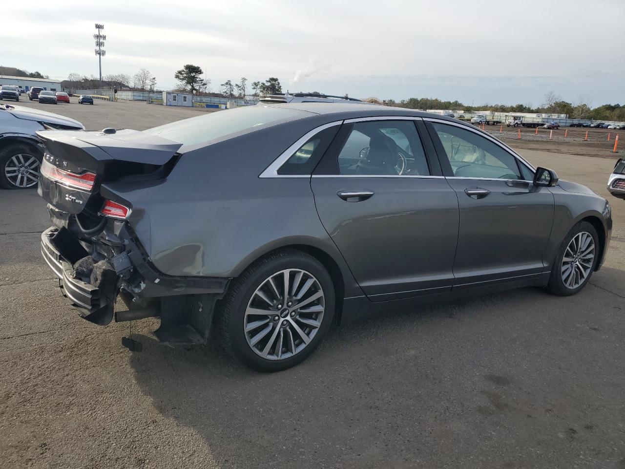 VIN 3LN6L5D99JR607325 2018 LINCOLN MKZ no.3