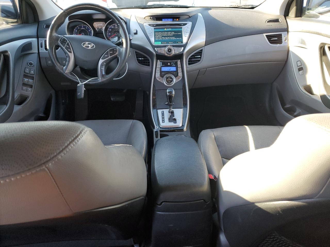 2013 Hyundai Elantra - Image 8