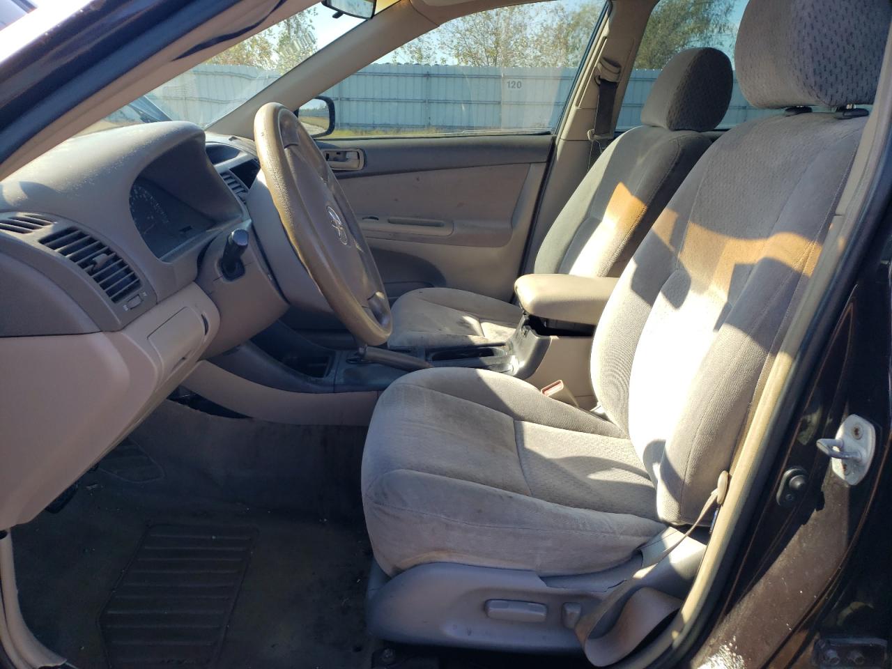 2003 Toyota Camry Le VIN: 4T1BE32K83U657566 Lot: 83472114