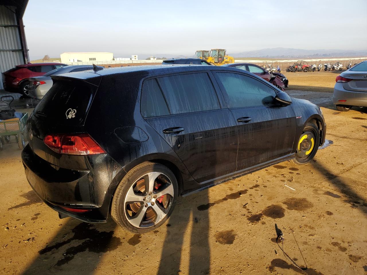 VIN 3VW447AU8GM034790 2016 VOLKSWAGEN GTI no.3