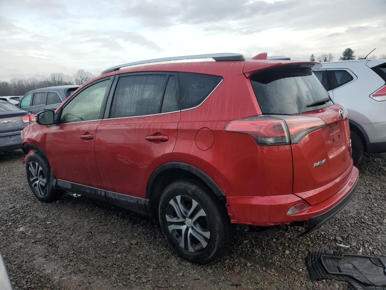 VIN JTMBFREV3GJ101960 2016 TOYOTA RAV4 no.2