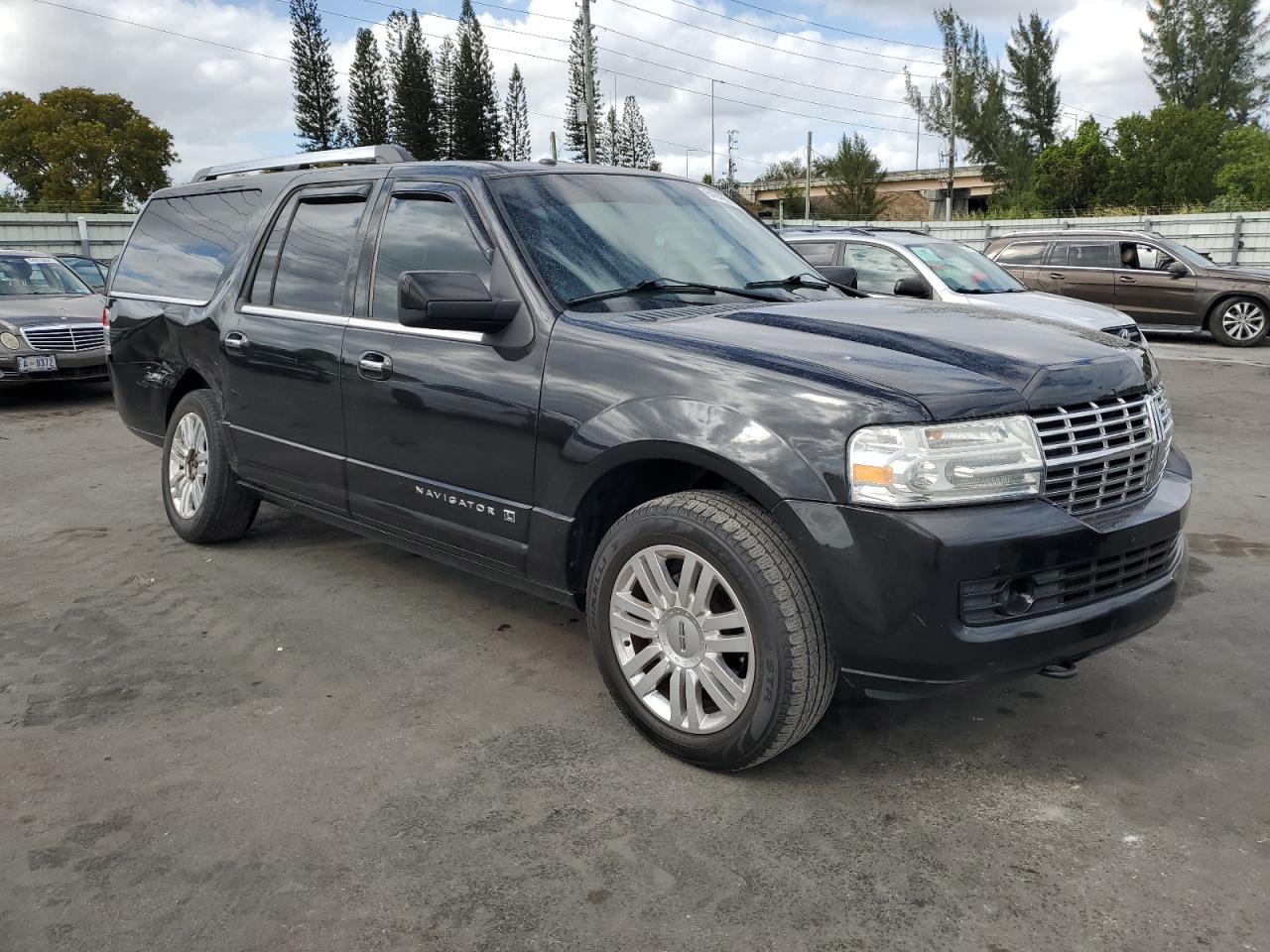 VIN 5LMJJ3H53EEL05773 2014 LINCOLN NAVIGATOR no.4