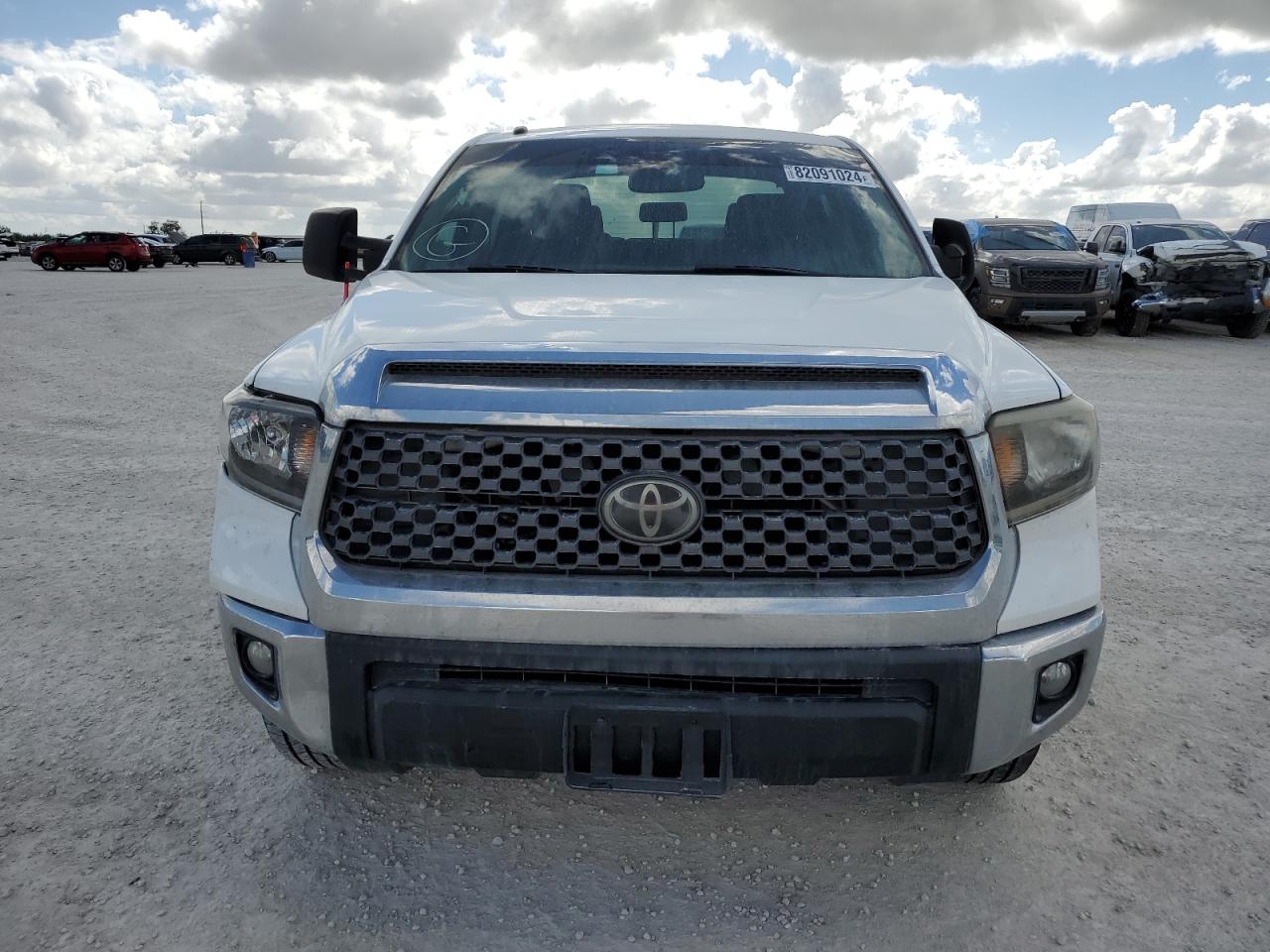 VIN 5TFEY5F12JX233799 2018 TOYOTA TUNDRA no.5