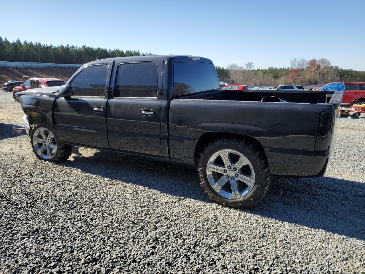 2006 Chevrolet Silverado - Image 2