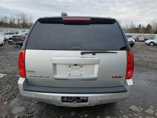  GMC YUKON 2014 Серебристый
