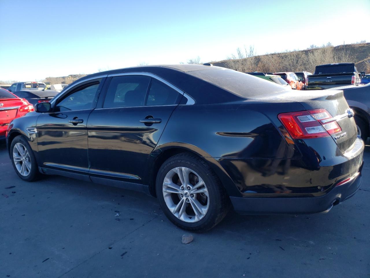 2015 Ford Taurus - Image 2