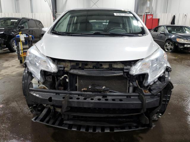  NISSAN VERSA 2015 Серебристый