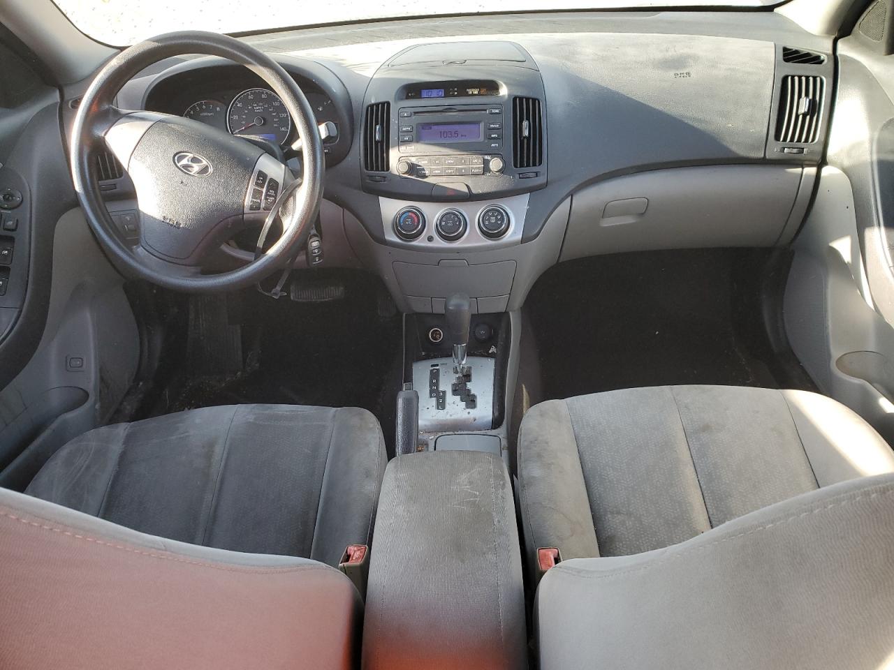 2010 Hyundai Elantra - Image 8