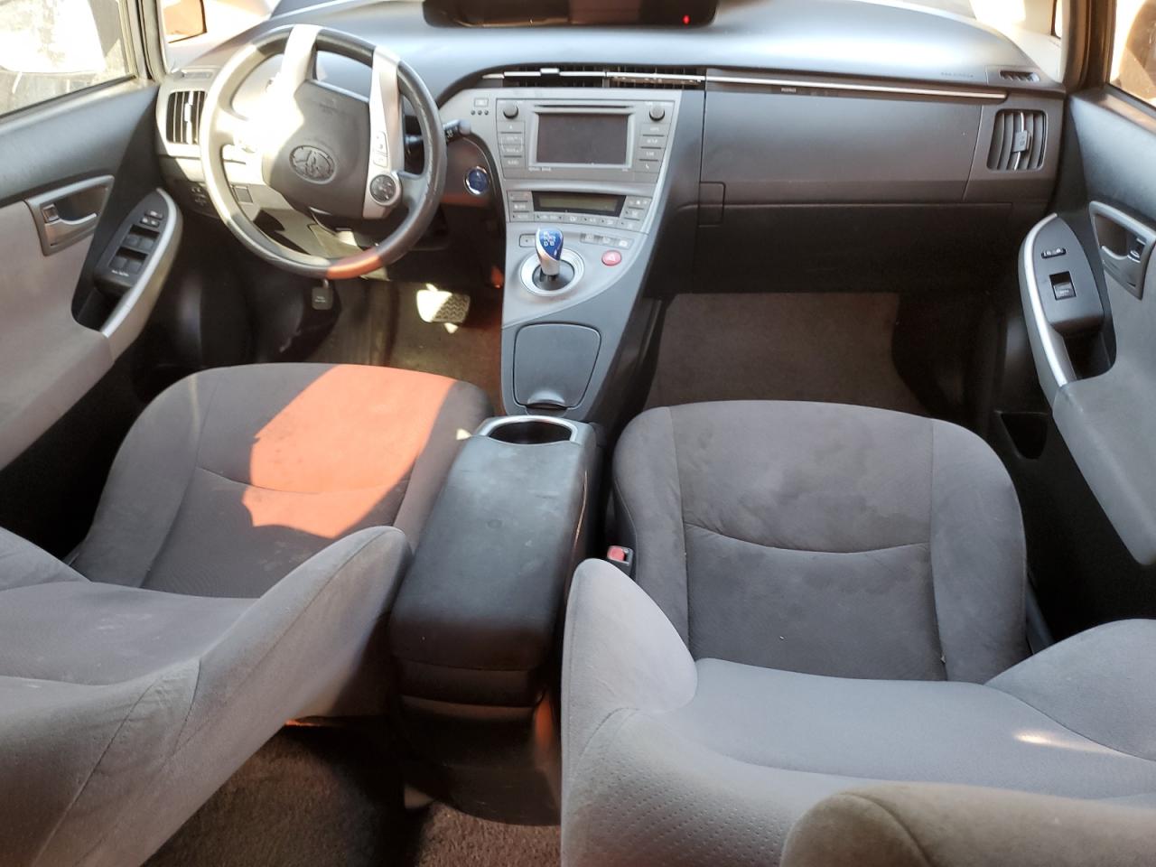 2015 Toyota Prius - Image 8