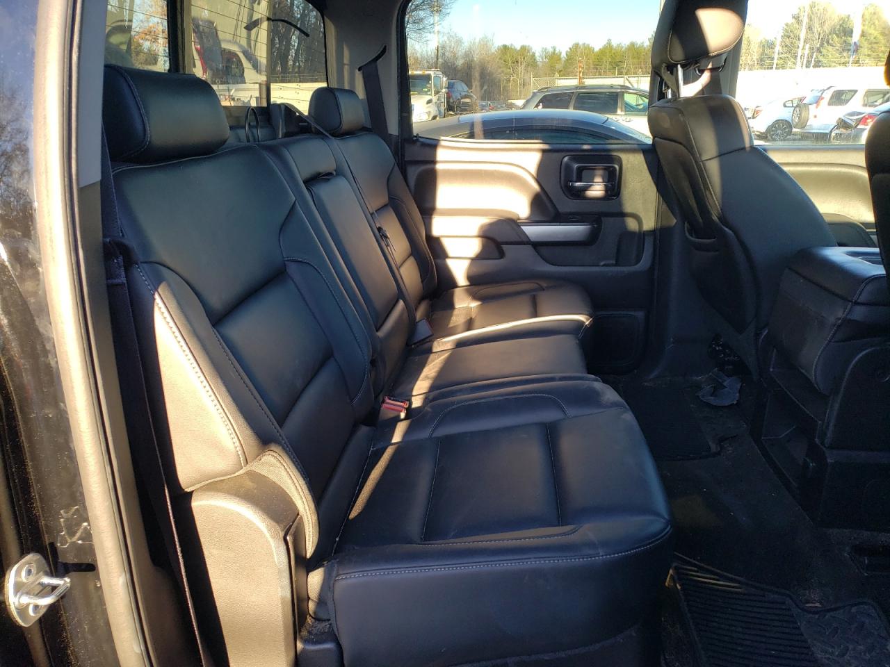 2015 Chevrolet Silverado - Image 10