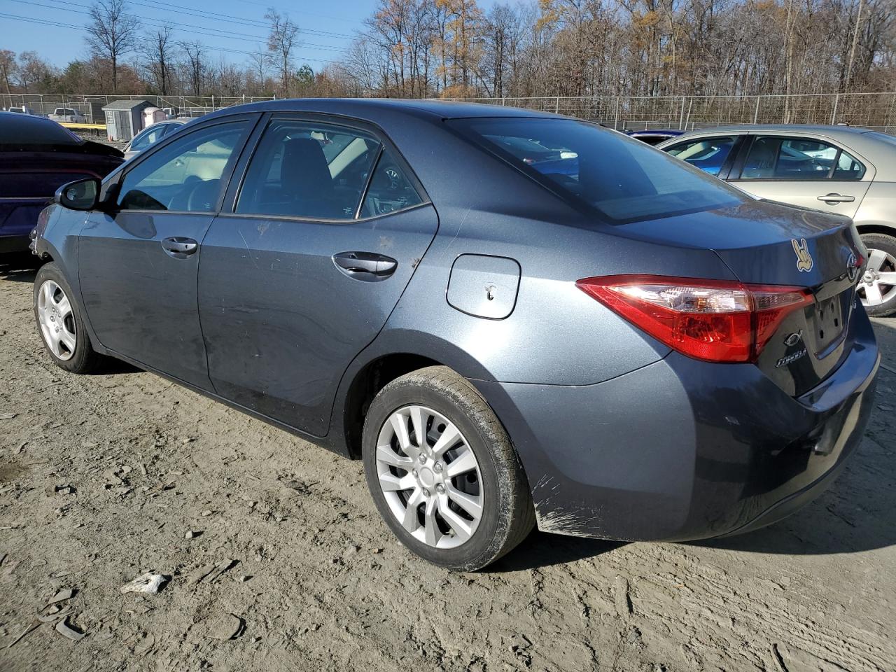 VIN 2T1BURHE4JC075812 2018 TOYOTA COROLLA no.2