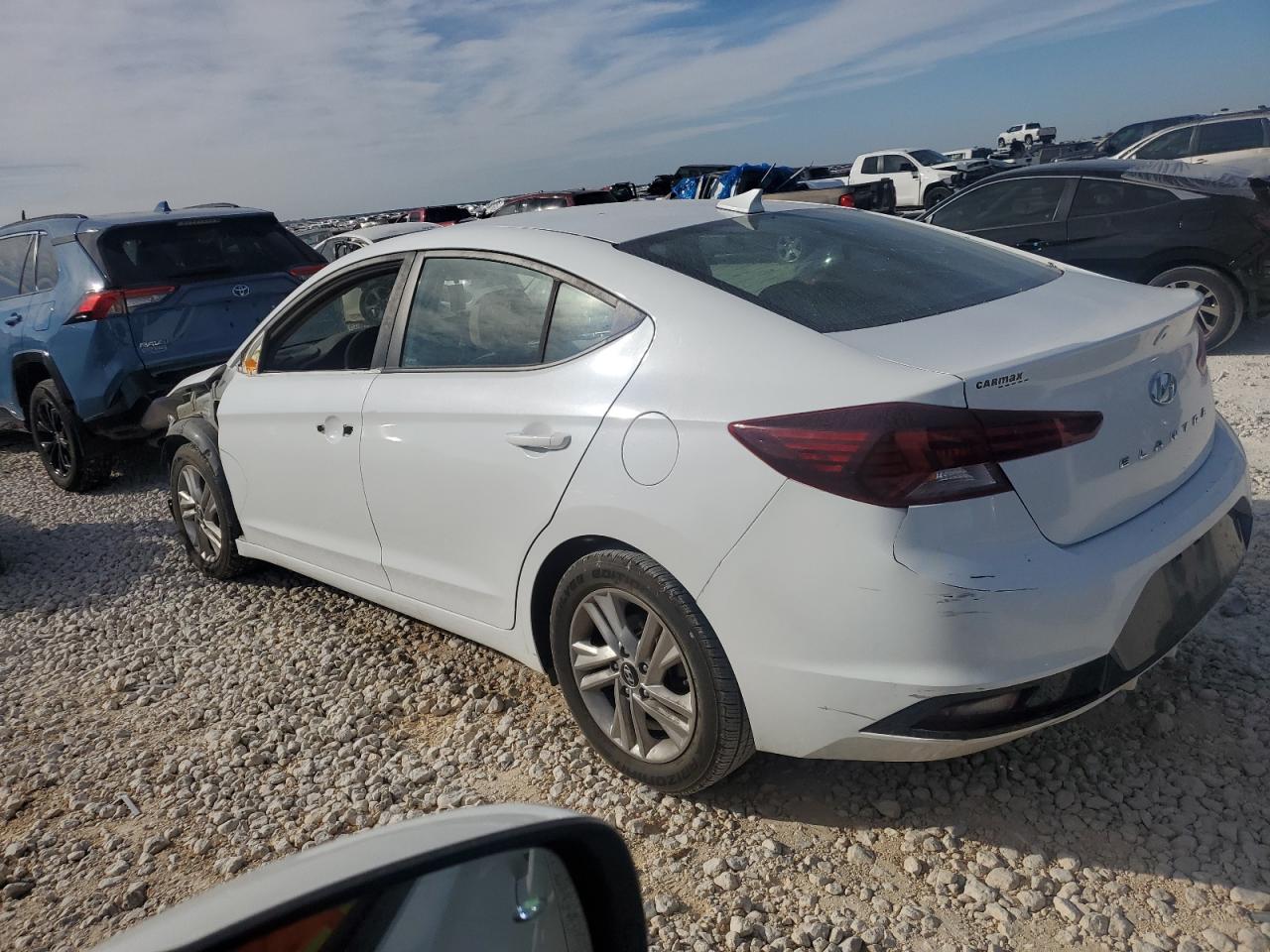 VIN 5NPD84LF3KH427647 2019 HYUNDAI ELANTRA no.2