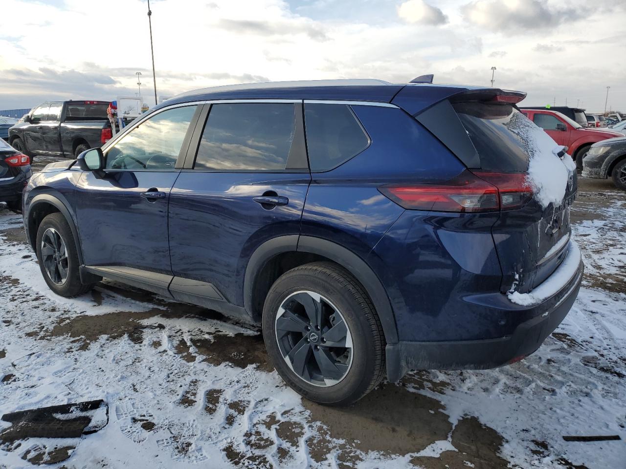 2024 Nissan Rogue - Image 2