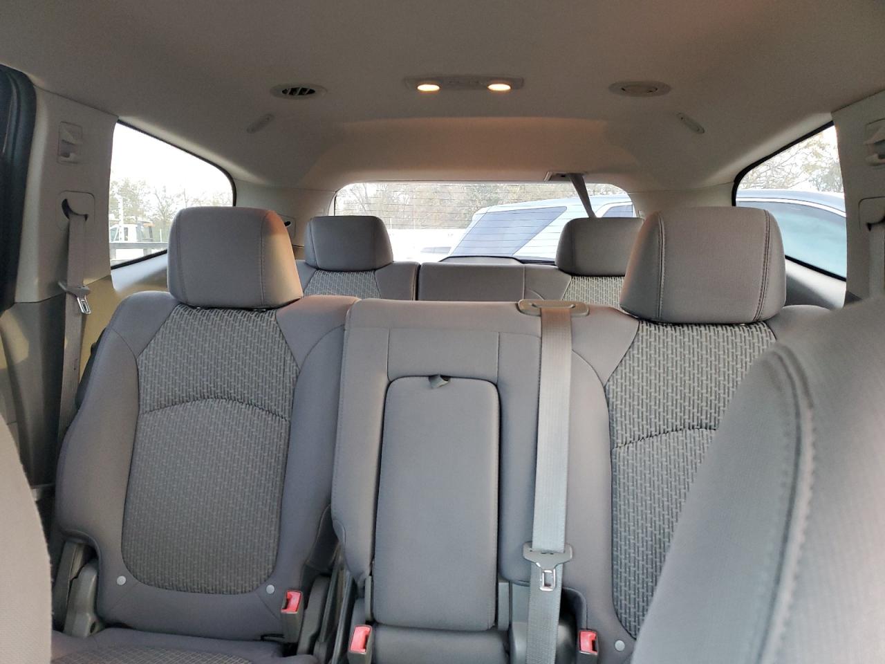 2010 Chevrolet Traverse - Image 10