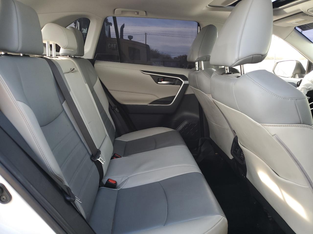 2019 Toyota RAV 4 - Image 11
